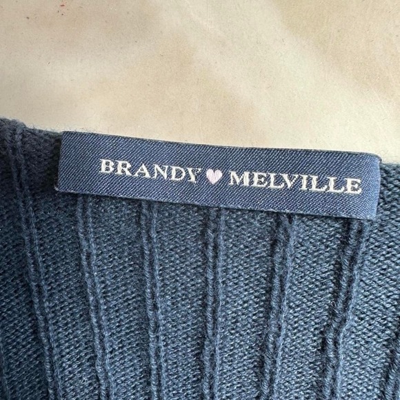 Brandi Melville cropped 100% cotton sweater One Size prep college-core - Picture 2 of 6